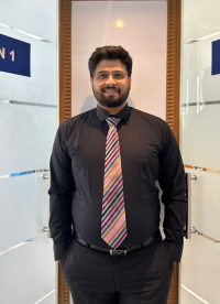 Dr. Pushkaraj Deshpande, Dentist in Mumbai