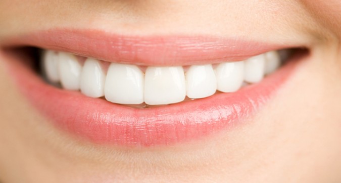 6 Ways to Whiten Your Teeth Naturally